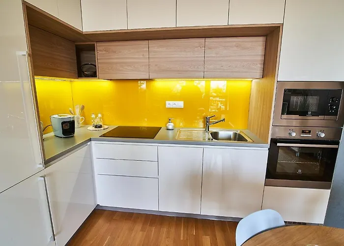 Ella * Vel'ka Lomnica